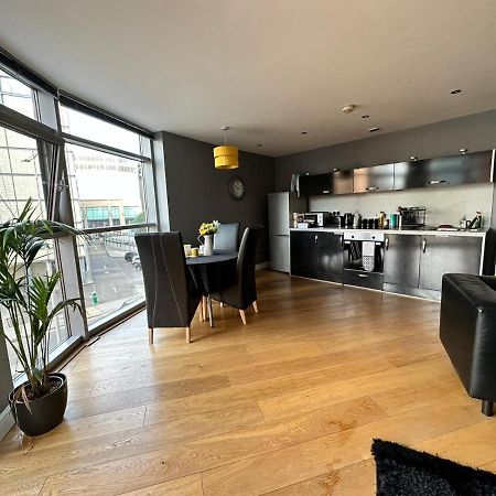 Fantastic And Modern City Centre Flat With Free Parking! Кардифф Экстерьер фото