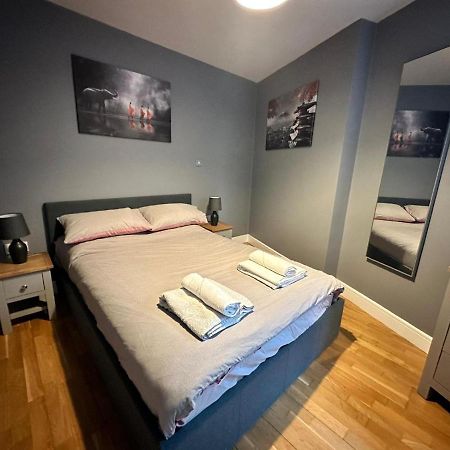 Fantastic And Modern City Centre Flat With Free Parking! Кардифф Экстерьер фото