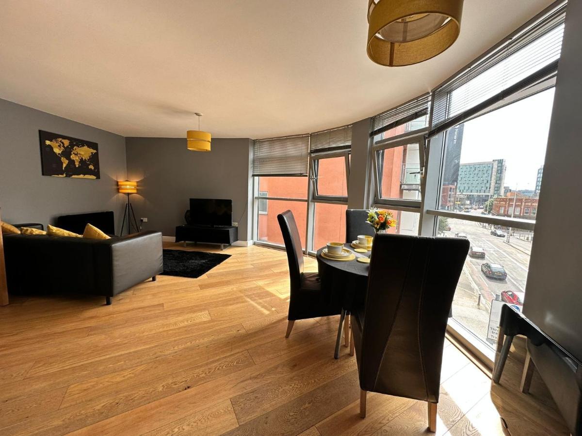 Fantastic And Modern City Centre Flat With Free Parking! Кардифф Экстерьер фото