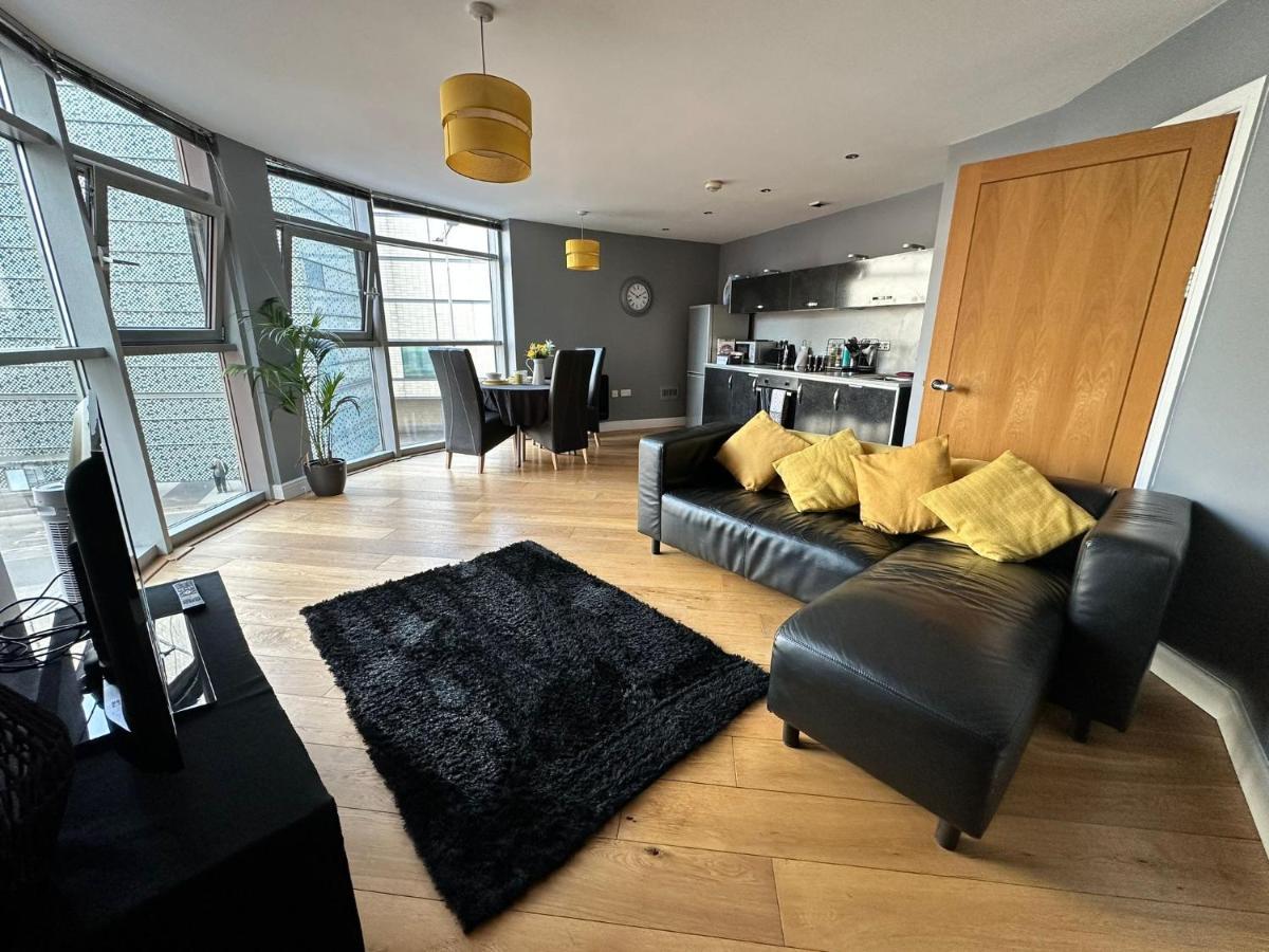 Fantastic And Modern City Centre Flat With Free Parking! Кардифф Экстерьер фото