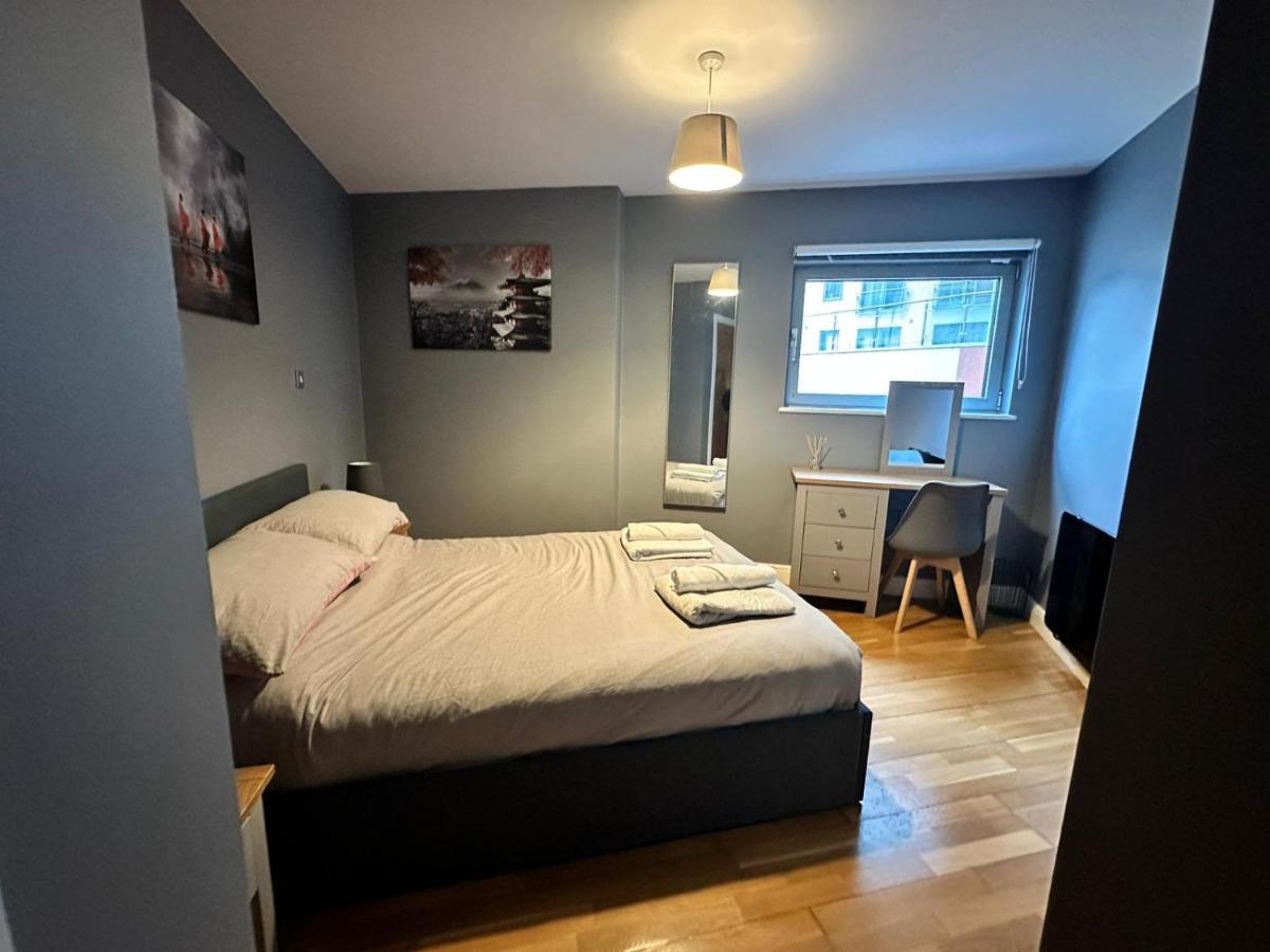Fantastic And Modern City Centre Flat With Free Parking! Кардифф Экстерьер фото